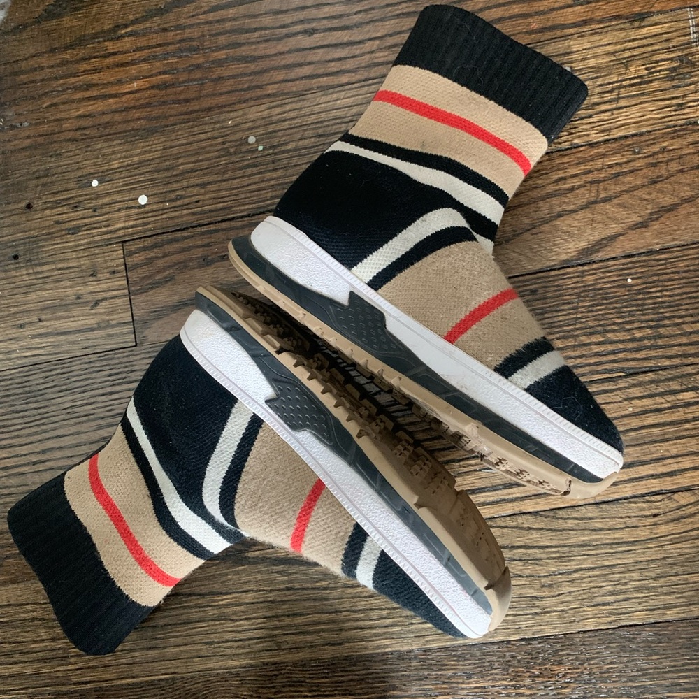 Girls Burberry Shoes Size 11c